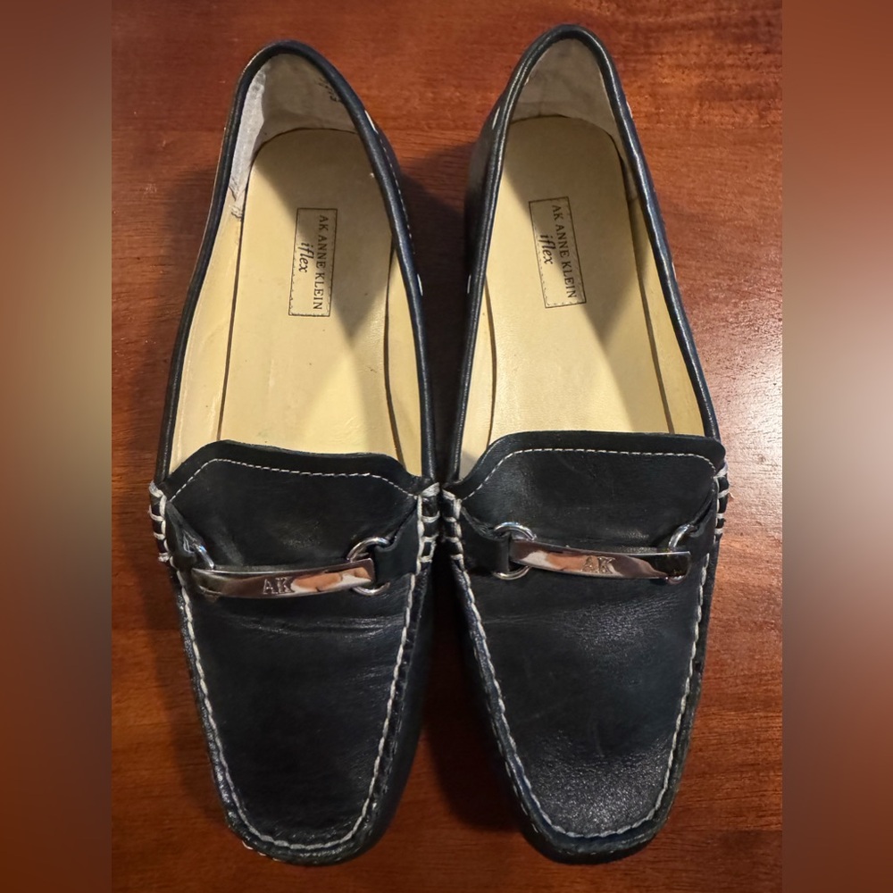AK ANNE KLEIN iflex "MAGENETTE" Flats Loafers Sz 6M Black Leather Uppers NWOB